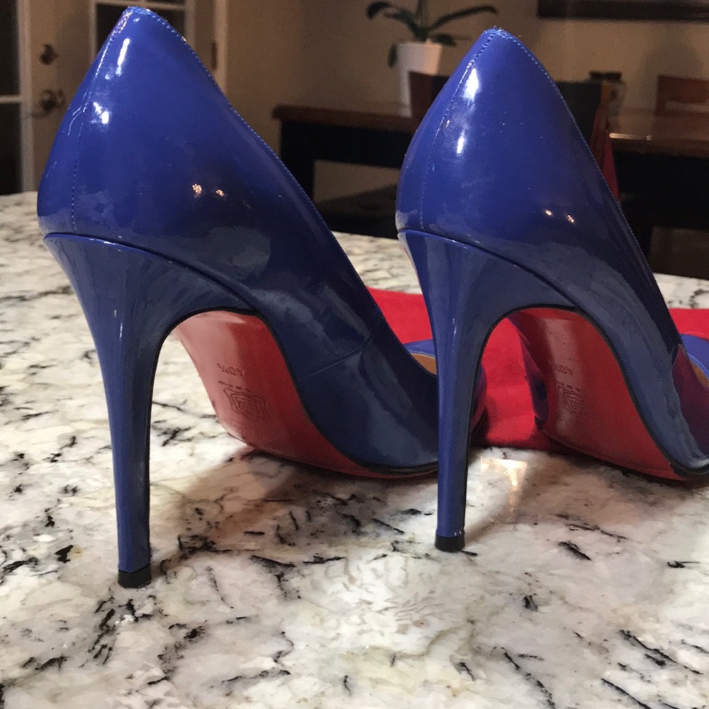 Christian Louboutin simple pumps